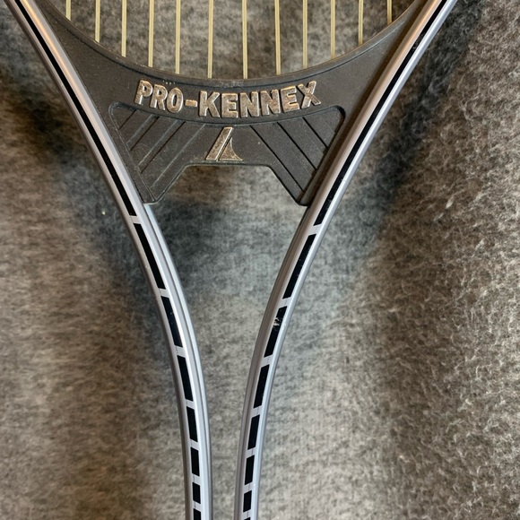 Light Ace Black Tennis Racket - Picture 5 of 9